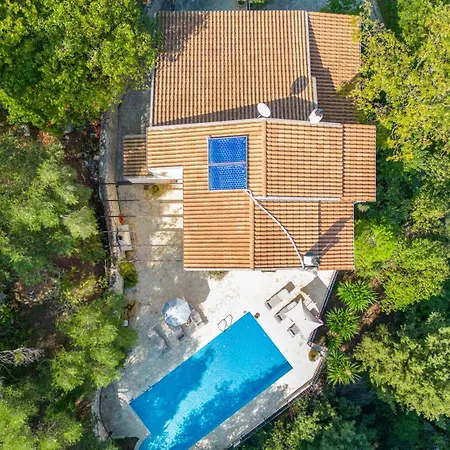 Agni-stefania Villa