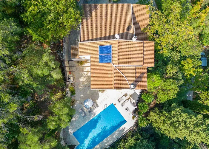 Agni-stefania Villa
