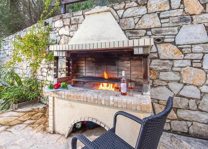 Agni-stefania Villa *